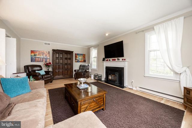 63 LINE RD, Malvern, PA 19355