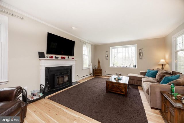 63 LINE RD, Malvern, PA 19355