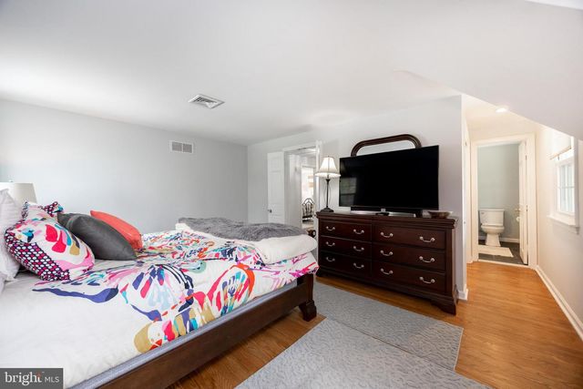 63 LINE RD, Malvern, PA 19355