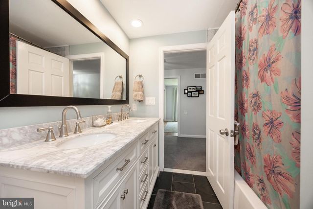 63 LINE RD, Malvern, PA 19355