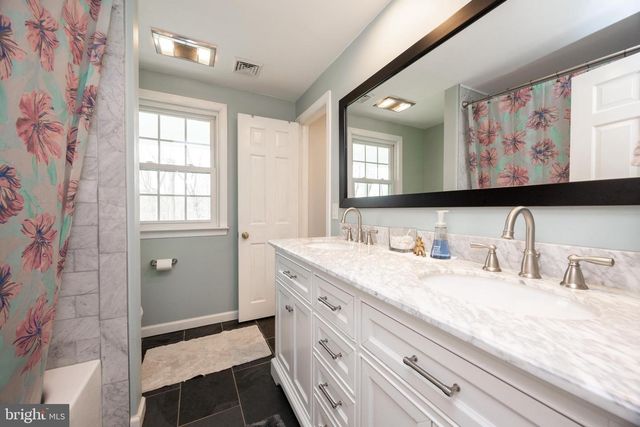 63 LINE RD, Malvern, PA 19355