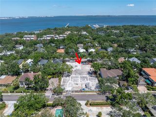 5211 S JULES VERNE COURT, Tampa, FL 33611