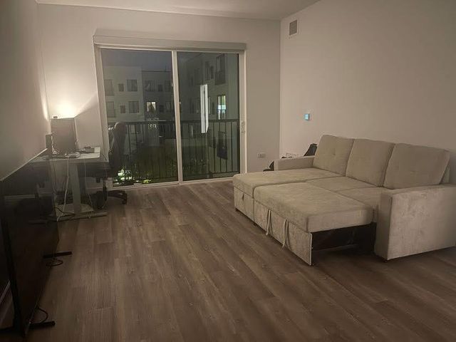 2132 City Gate Lane 304, Naperville, IL 60563