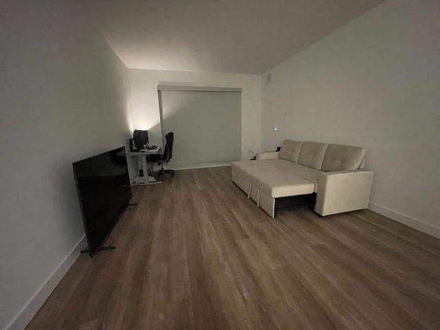 2132 City Gate Lane 304, Naperville, IL 60563