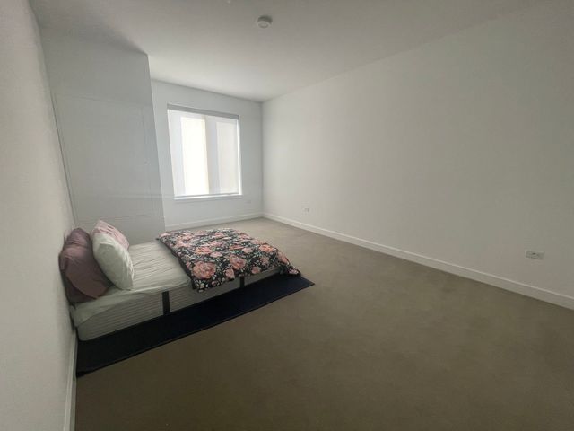 2132 City Gate Lane 304, Naperville, IL 60563