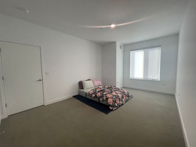 2132 City Gate Lane 304, Naperville, IL 60563