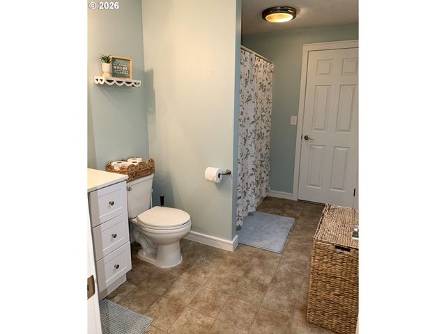 16976 WHITTIER Dr, Bend, OR 97707