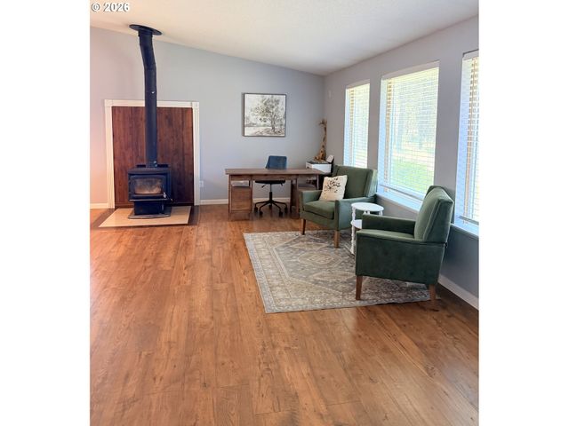 16976 WHITTIER Dr, Bend, OR 97707