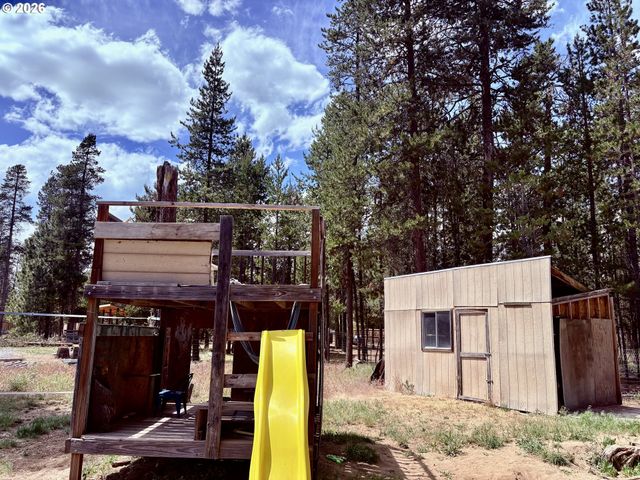 16976 WHITTIER Dr, Bend, OR 97707