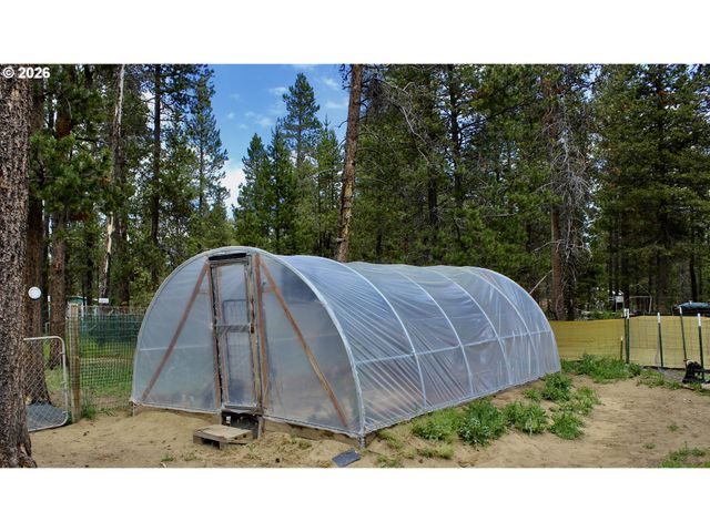 16976 WHITTIER Dr, Bend, OR 97707