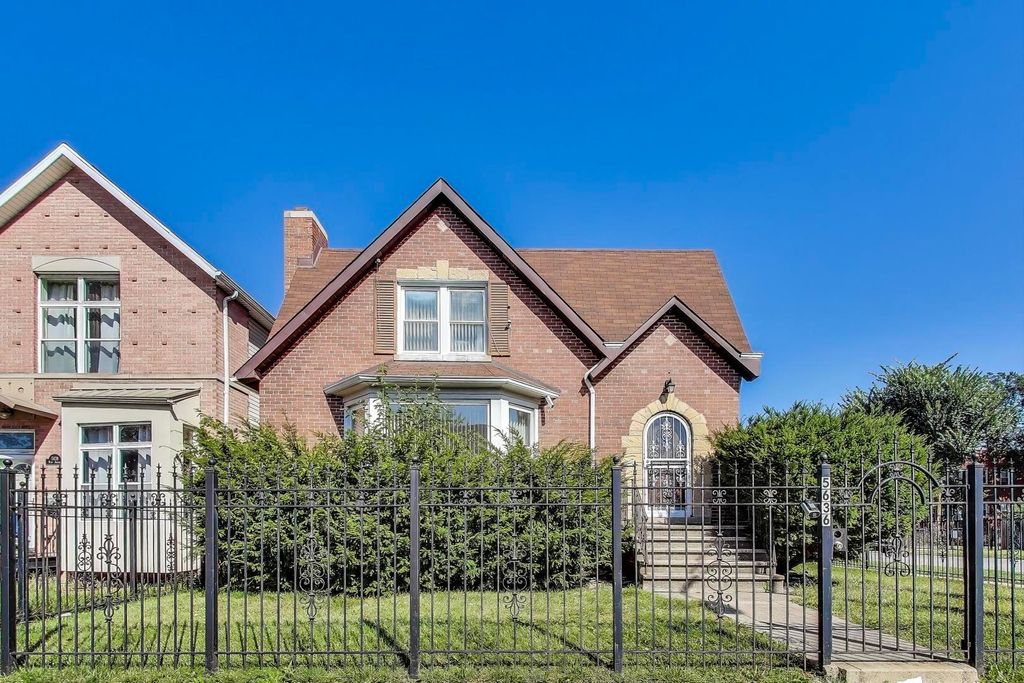 5636 W Augusta Boulevard, Chicago, IL 60651