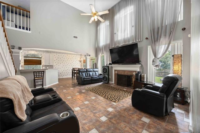 10007 Briarpark Trail Ln, Houston, TX 77064