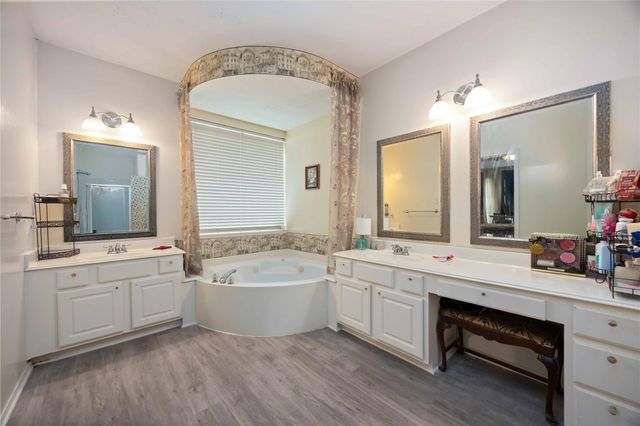 10007 Briarpark Trail Ln, Houston, TX 77064