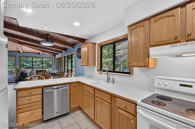 2456 Chilson Road, Howell, MI 48843