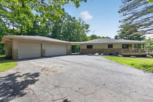 2456 Chilson Road, Howell, MI 48843