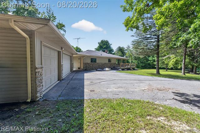 2456 Chilson Road, Howell, MI 48843
