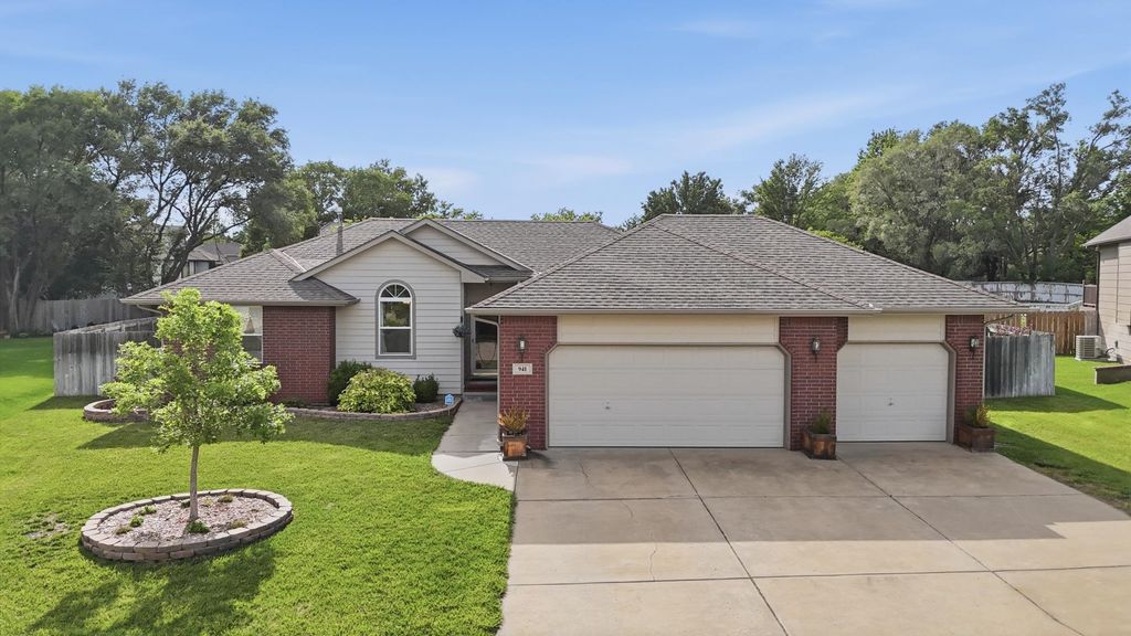 941 S Sandalwood, Wichita, KS 67230