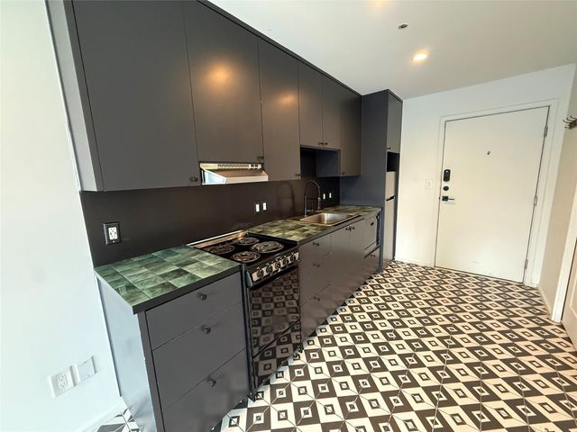 201 Academy DR 102, Austin, TX 78704