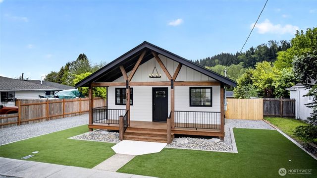 307 Bridge Street SE, Orting, WA 98360