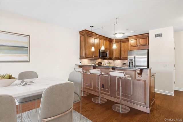 101 Sheldrake Place 20, Mamaroneck, NY 10543