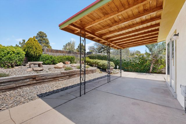 857 Camino Consuelo, Santa Fe, NM 87507