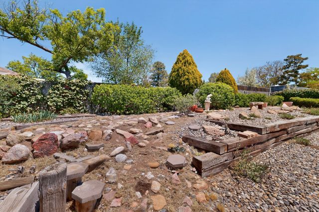 857 Camino Consuelo, Santa Fe, NM 87507