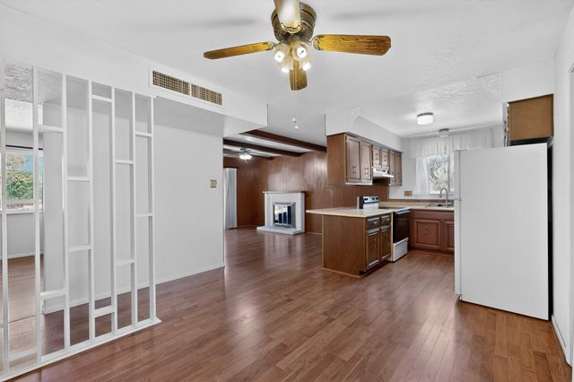 857 Camino Consuelo, Santa Fe, NM 87507