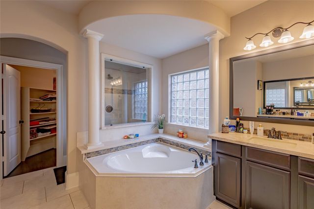 13403 Sunset Bay Lane, Pearland, TX 77584