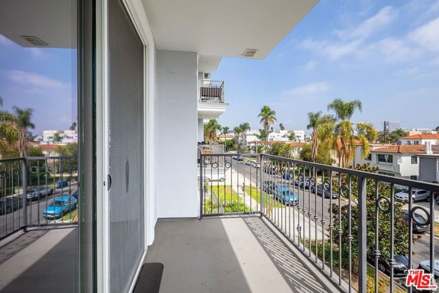 1237 S Holt Avenue 201, Los Angeles, CA 90035