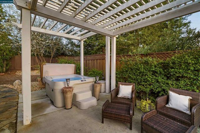 614 614 Thornhill Rd, Danville, CA 94526