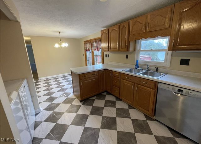 8608 Goddard Craft Lane, Cambridge, OH 43725