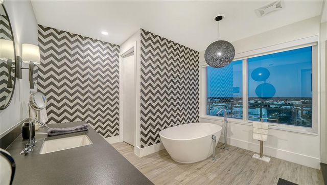 540 N TAMIAMI TRAIL 1004, Sarasota, FL 34236