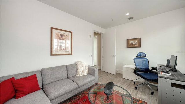 540 N TAMIAMI TRAIL 1004, Sarasota, FL 34236