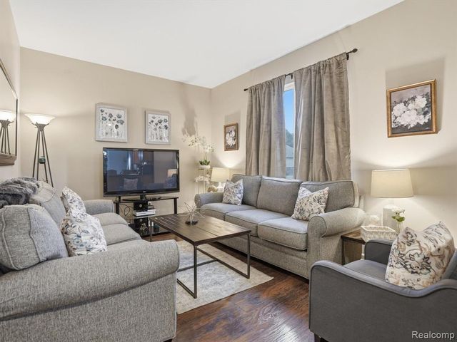 29384 Jennifer, Chesterfield, MI 48051