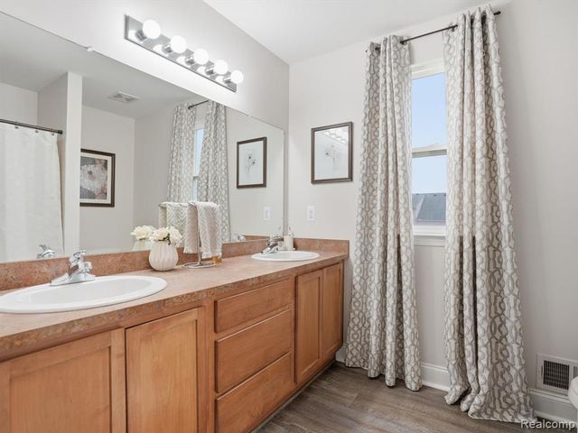 29384 Jennifer, Chesterfield, MI 48051