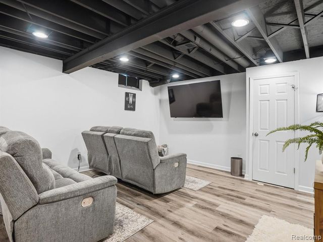 29384 Jennifer, Chesterfield, MI 48051