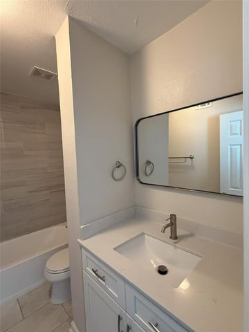 1824 Thonig Road 14, Houston, TX 77055