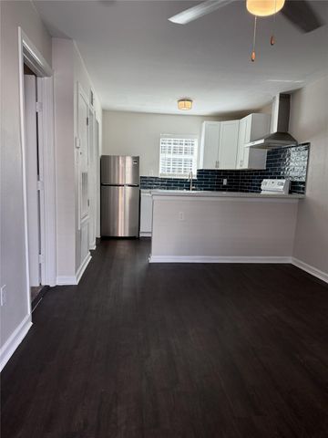 1824 Thonig Road 14, Houston, TX 77055