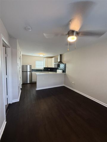 1824 Thonig Road 14, Houston, TX 77055