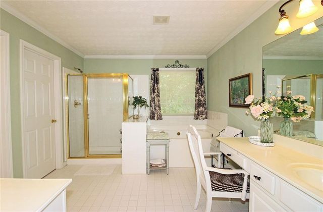 930 Livery Circle, Lawrenceville, GA 30046