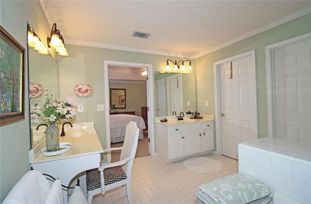 930 Livery Circle, Lawrenceville, GA 30046