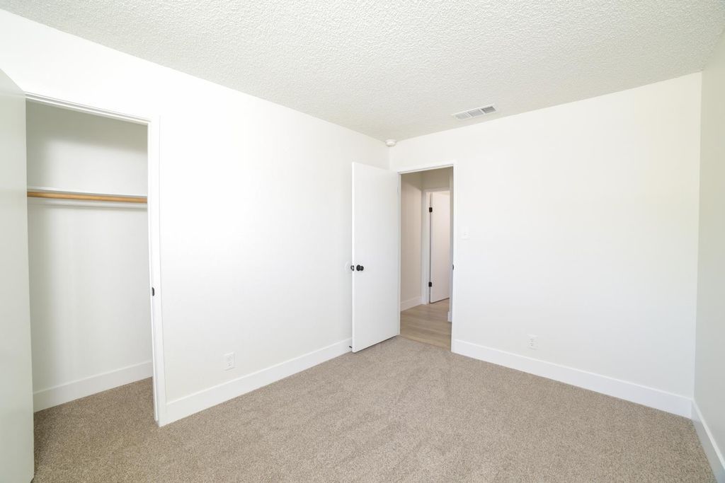 Image 14 of property listing at 3231 W Indianapolis Avenue, Fresno, CA 93722