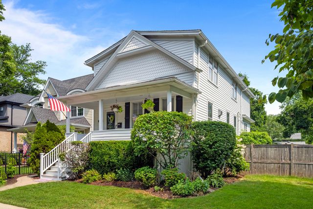 1718 Lake Avenue, Wilmette, IL 60091