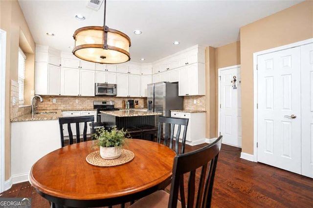 902 Daylight Circle, Lawrenceville, GA 30045