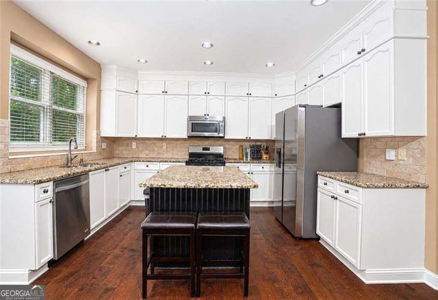 902 Daylight Circle, Lawrenceville, GA 30045