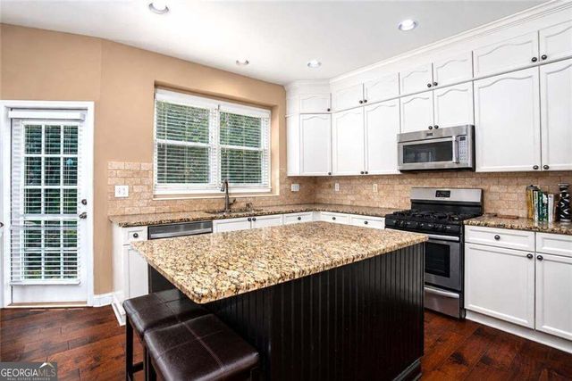 902 Daylight Circle, Lawrenceville, GA 30045