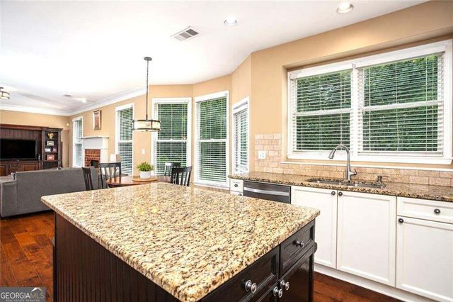 902 Daylight Circle, Lawrenceville, GA 30045