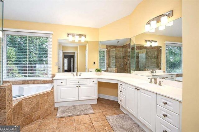 902 Daylight Circle, Lawrenceville, GA 30045