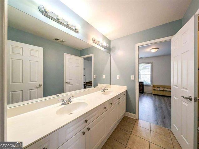 902 Daylight Circle, Lawrenceville, GA 30045