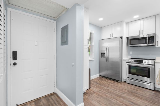 8800 Royal Palm Boulevard 204-1, Coral Springs, FL 33065